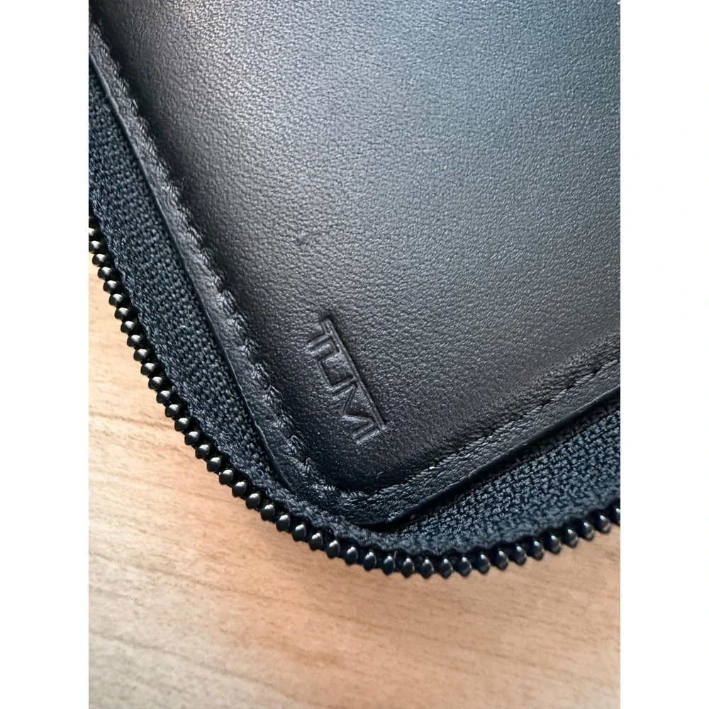 NWT $295 Tumi Horizon SLG Black Smooth Leather Zip Around Travel Wallet